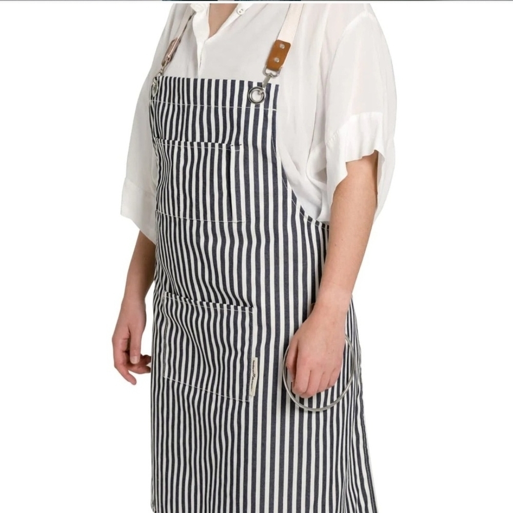 NWT-Business and Pleasure Apron Navy White  (HO12)